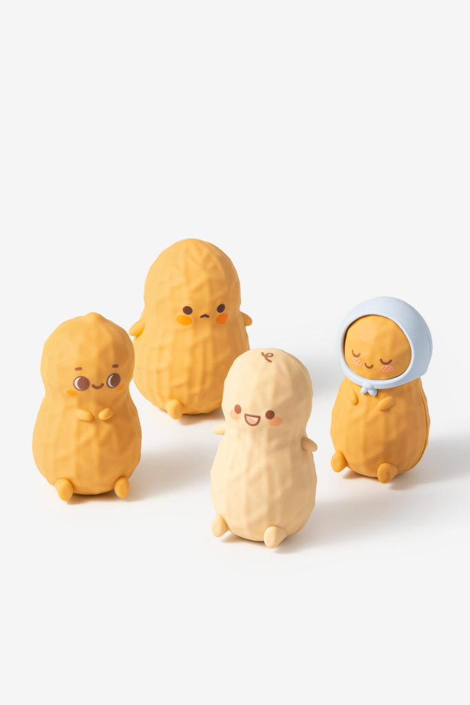 Smoko Peanut Familia Blind Box Figure