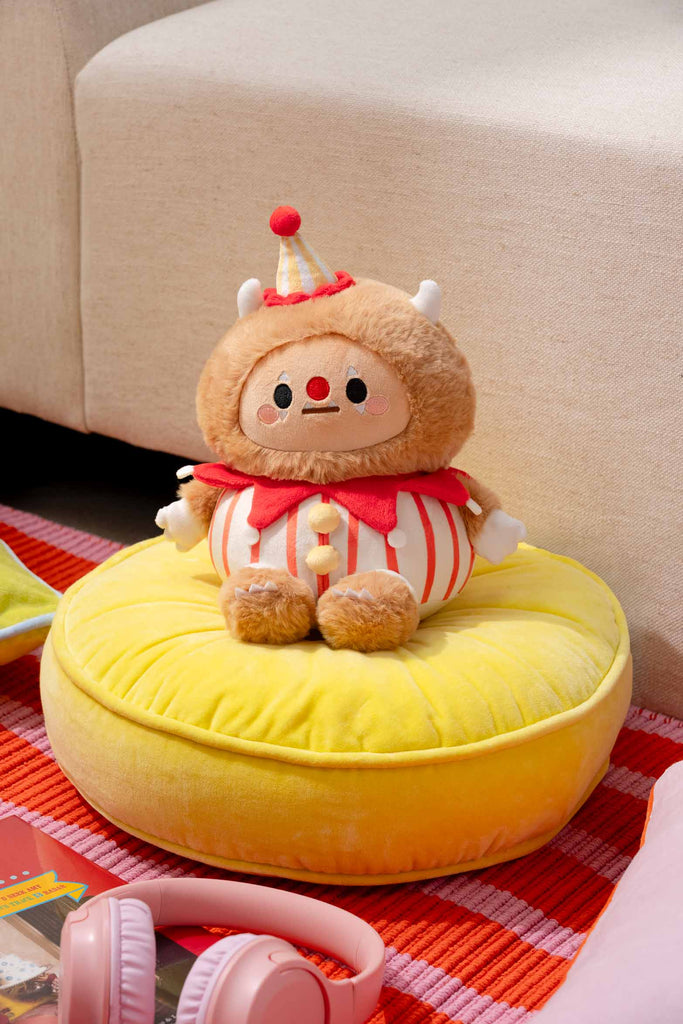 Clown Hank Yeti Midi Mochi Plush